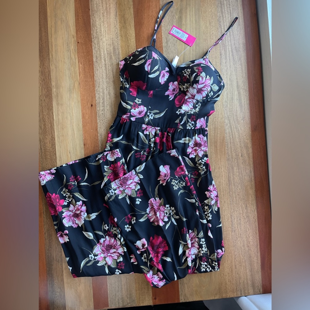 NWT Floral Wide Leg Fitted Top Black Jumper Size Small Summer Romper Cropped